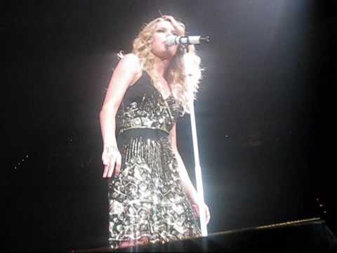 Tayor Swift St. Louis Concert April 25, 2009 Front row!