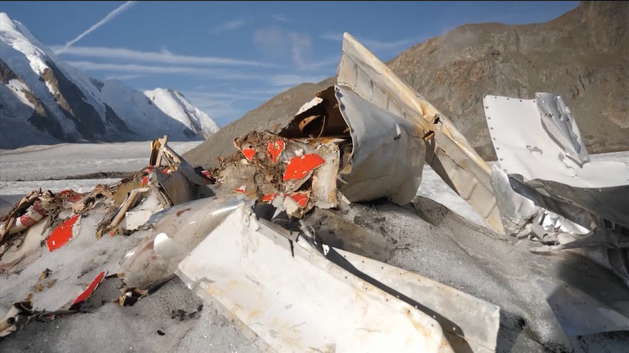 Researchers Found Long-Lost 'Flight 2317' Entombed in Arctic Iceberg? |  Snopes.com