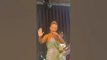 Demet Akalın Yerinde Dur Demetakalın Konser Yerindedur 