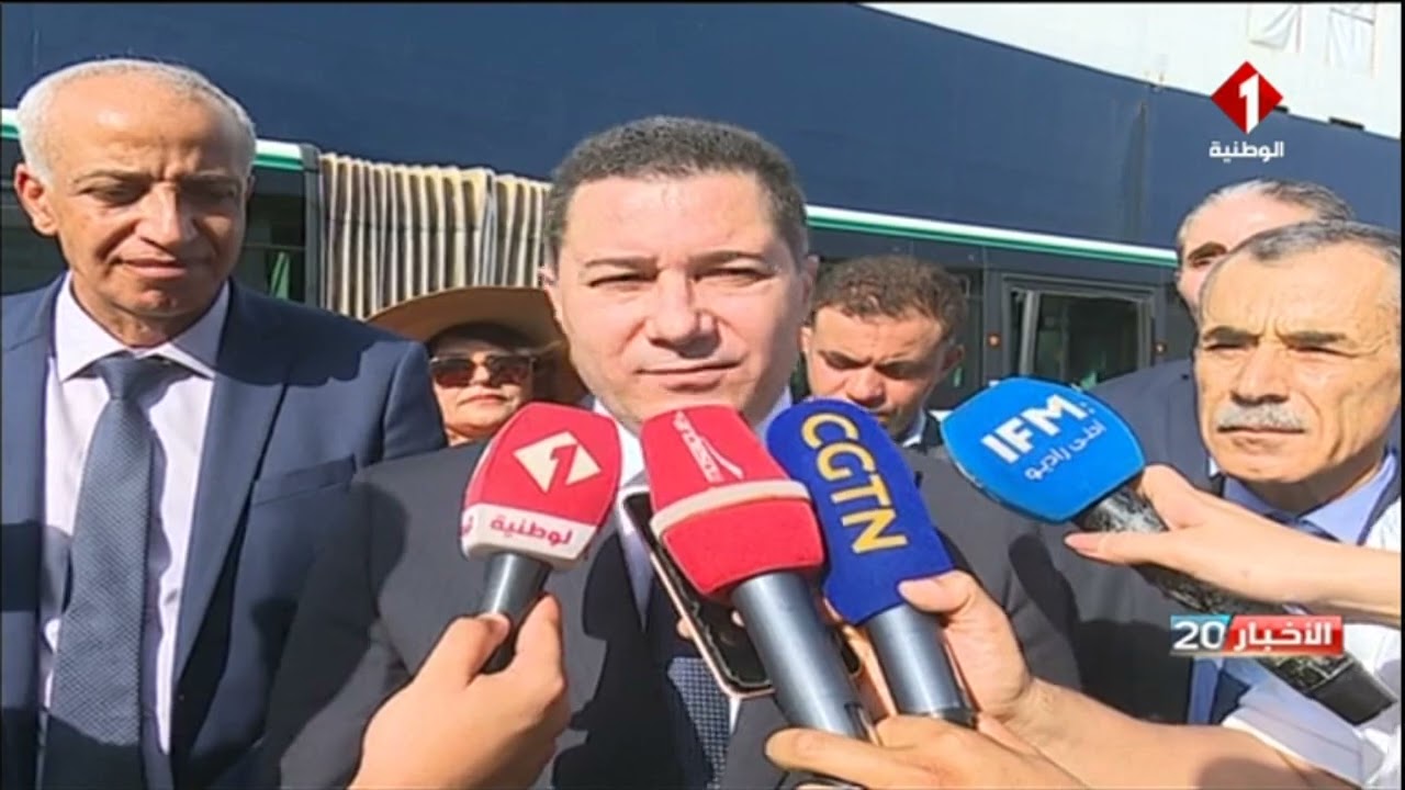 ميناء حلق الوادي : شركة نقل تونس تتسلم الدفعة الأولى من صفقة اقتناء 300 حافلة مستعملة