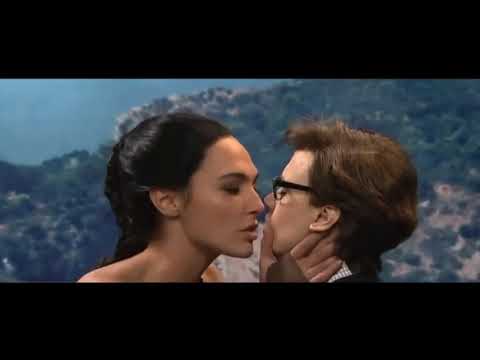 wonder woman kiss the lucky woman  - Gal Gadot kiss a woman