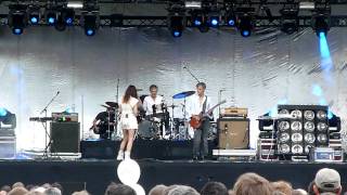 Video thumbnail of "Blonde redhead - Spain"