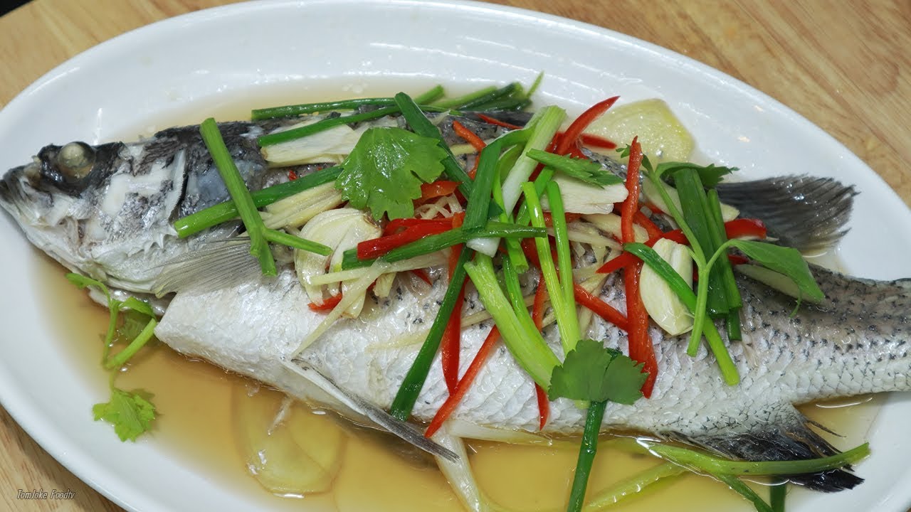วิธีทำปลากะพงนึ่งซีอิ๊ว แบบง่ายๆทำกินที่บ้านสบายๆ Barramundi with soy sauce  - YouTube