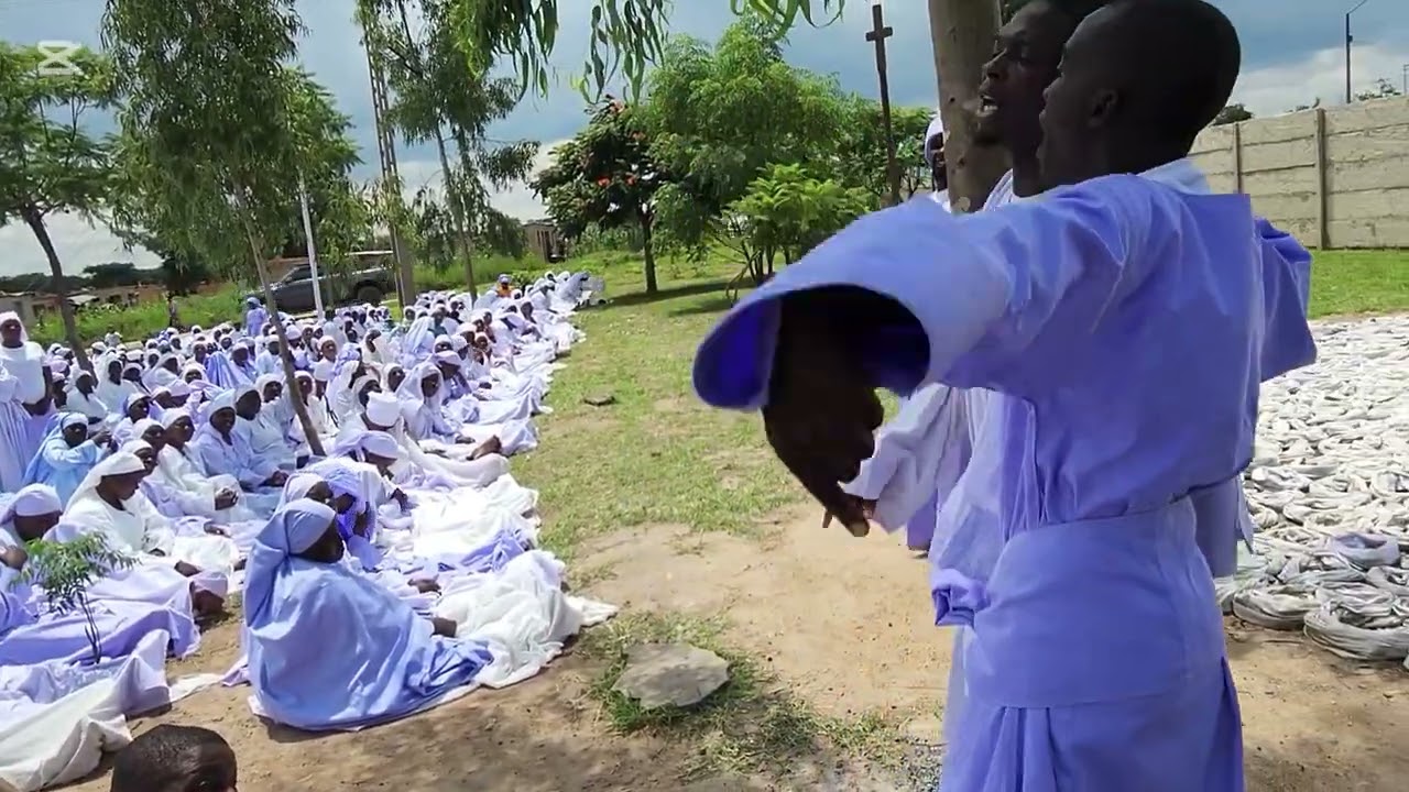 Basa rineutongi. Zvose zvinoenzaniswa nemboni yemudzimu unoyera.