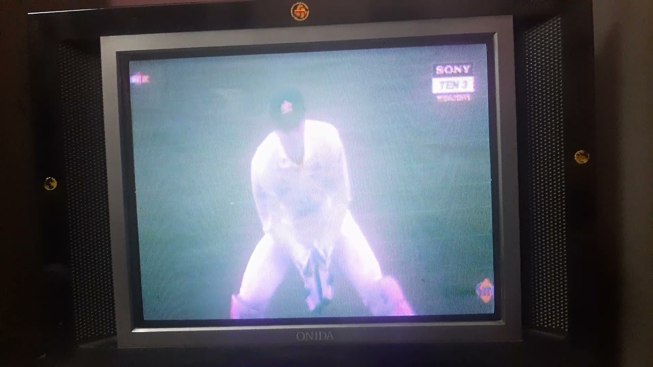 Starc Draws First Blood 