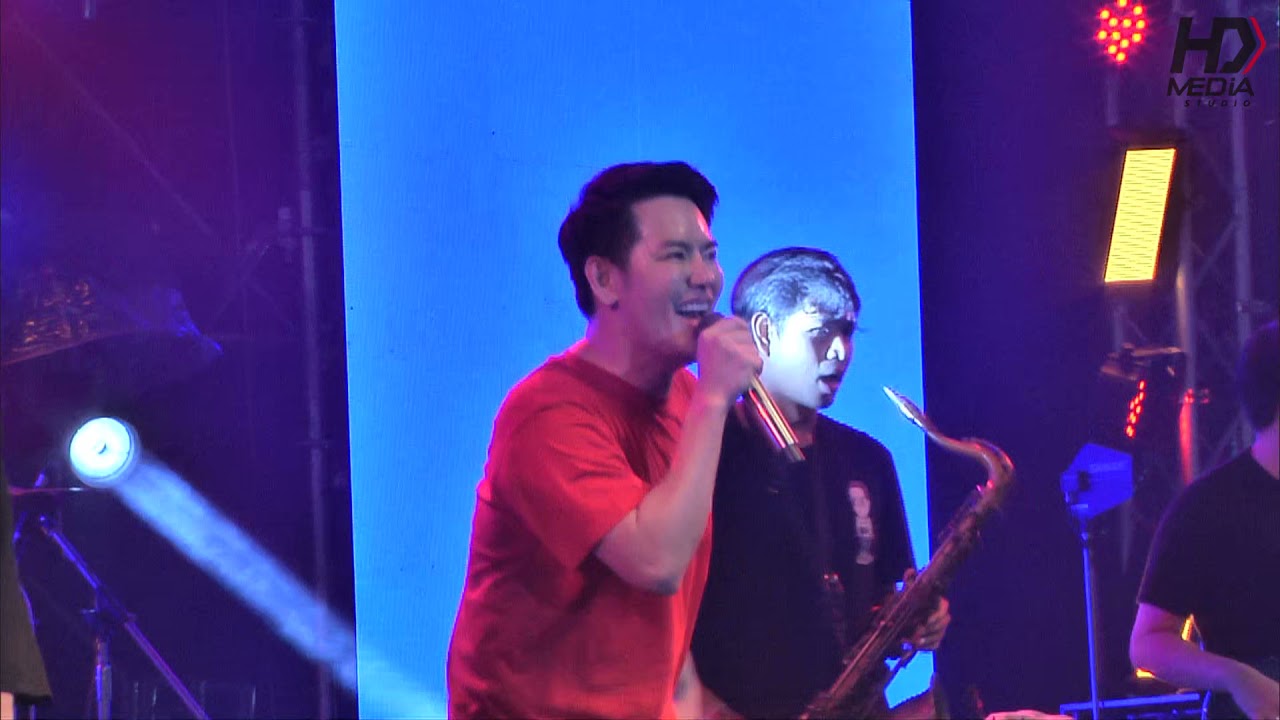 AOF PONGSAK - L.O.V.E.-พูดอีกที-โอ๊ะ...โอ๊ย-O.K.นะคะ-ผ้าเช็ดหน้า