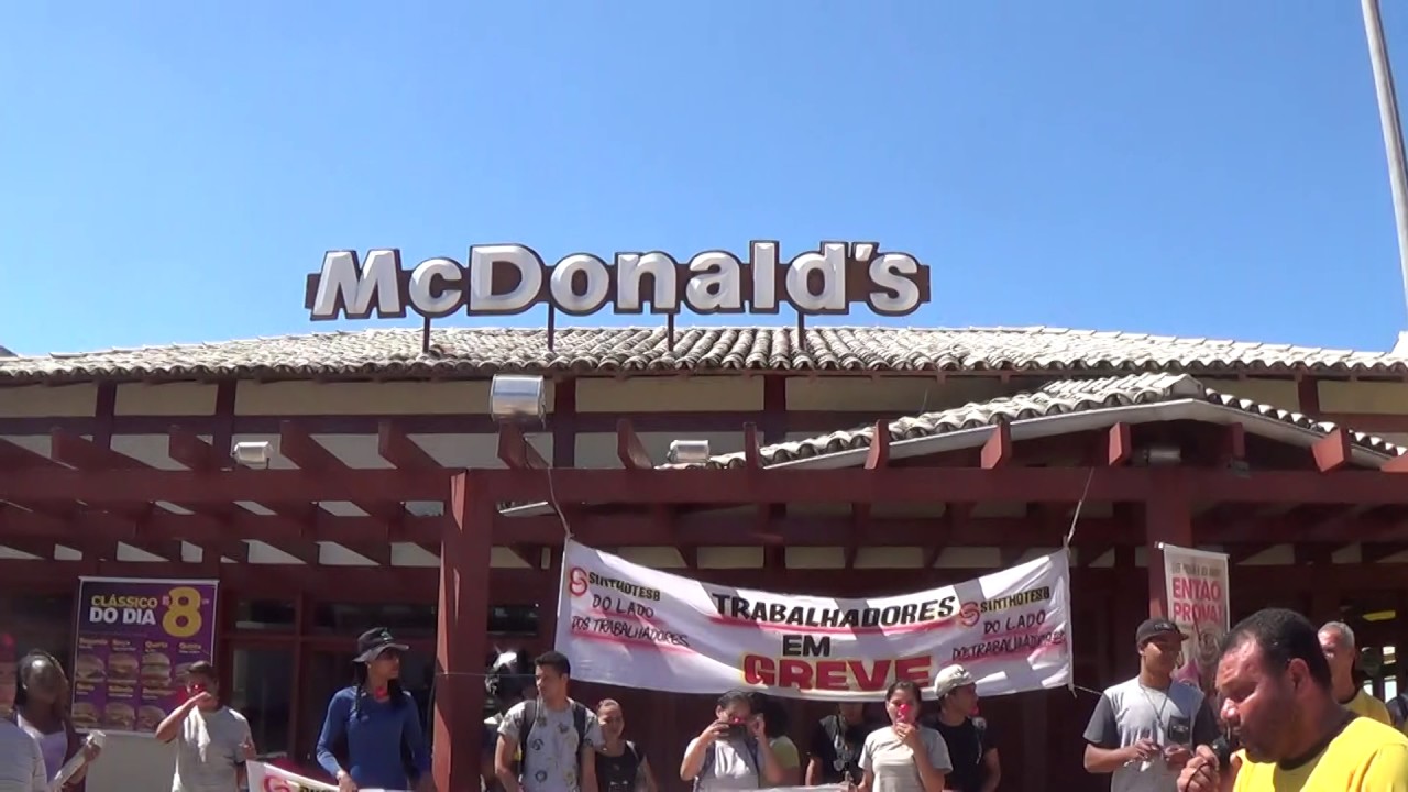 Porto Seguro:Funcionários do McDonald's protestam por respeito a ...