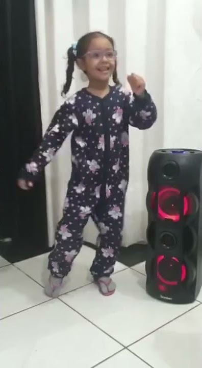 Coreografia do hit desenrola bate joga de ladinho completa