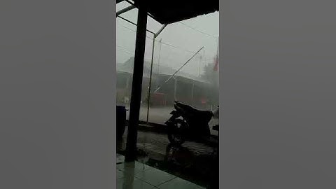 DETIK-DETIK RUMAH WARGA DI SAMBAR PETIR #shorts
