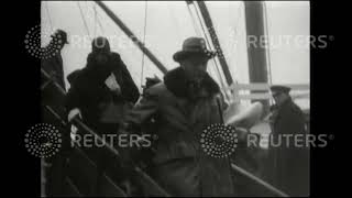 1929 Lord Birkenhead, Frederick Edwin Smith landing at Tilbury Dock