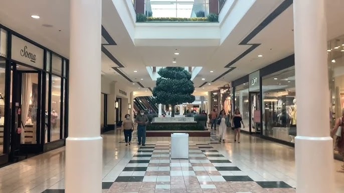 Shopping Mall in Boca Raton, FL