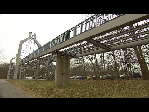 Dortmunder Nazi Michael Brück weint bei der Kundgebung gegen rechts