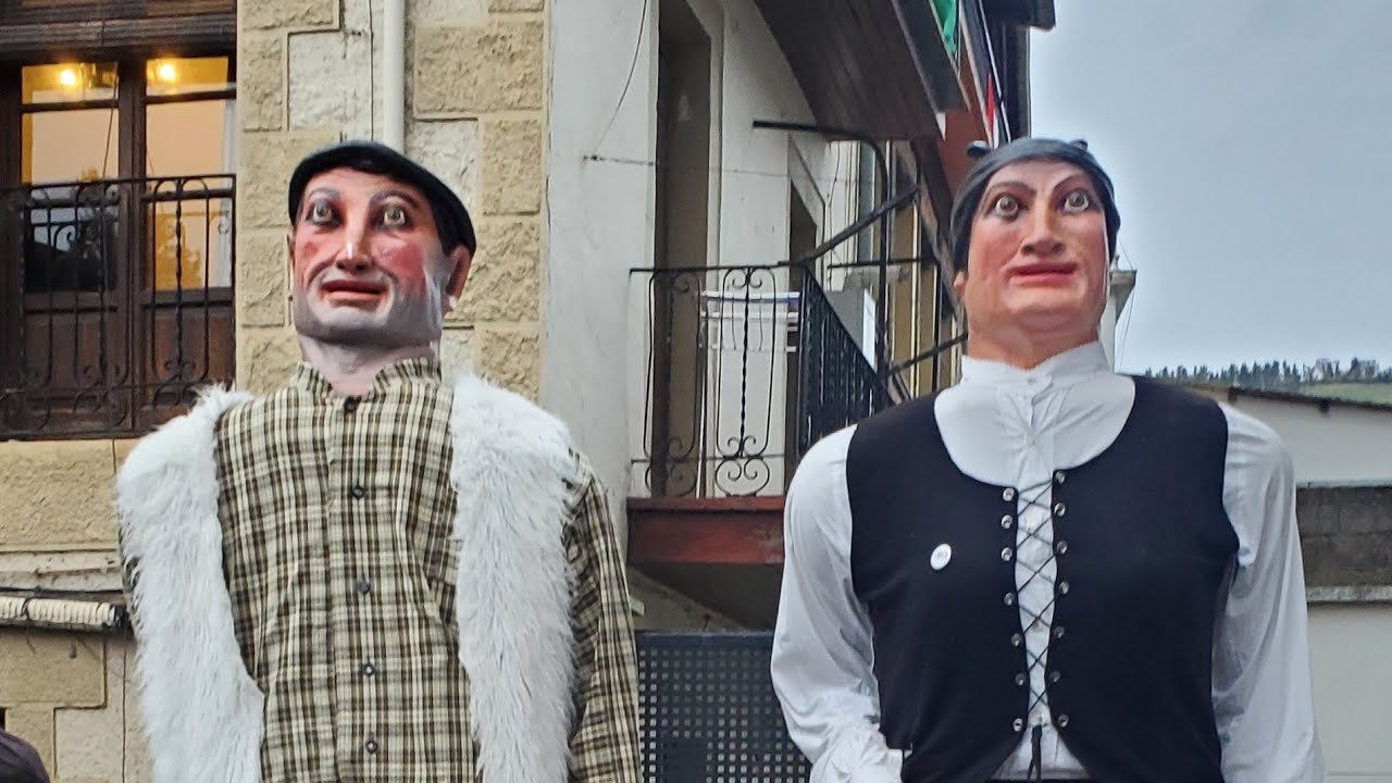 Pasacalles | Gigantes Txikis de Bergara | Carnaval | 15 de febrero de 2026