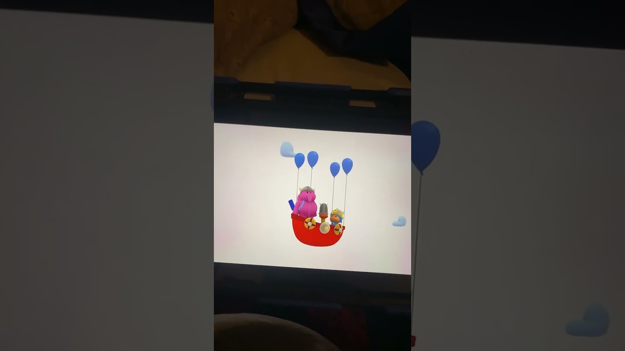 A flying ship 🛳️