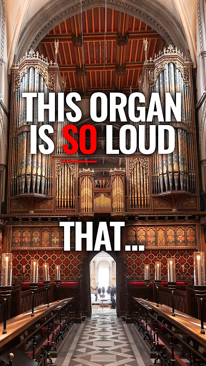 I've NEVER heard an organ THIS LOUD before
