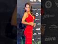 SAMADHI ZENDEJA simplemente espectacular en la alfombra roja de los Premios Aura... 💅🏻