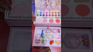 Kids makeup and accessories set available #treending #fashion #kidsmakeup