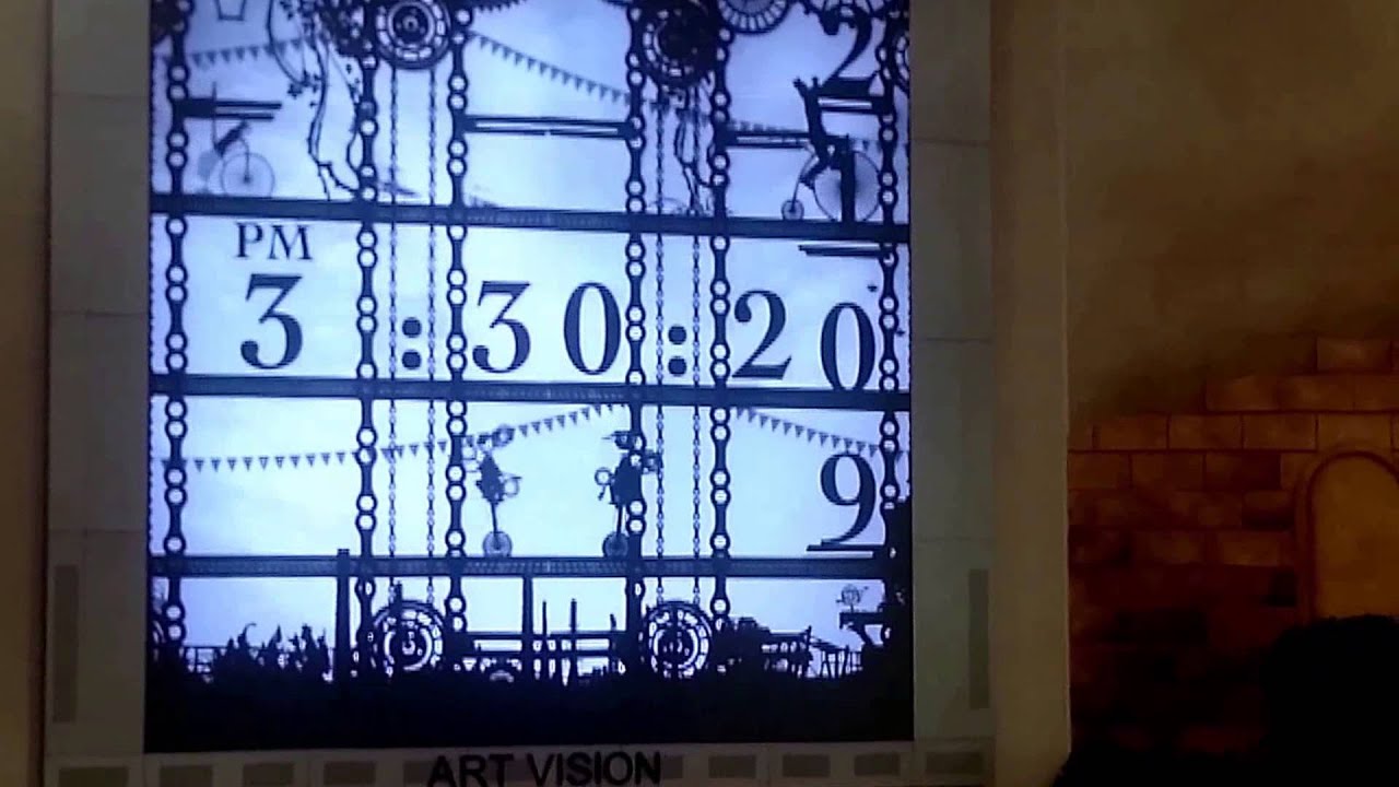見ていて飽きない巨大時計 阪急梅田 Giant Digital Clock Art Vision Osaka Japan Youtube