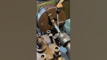 Threading operation in manual lathe ✌🏻