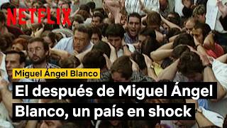 La historia de Miguel Ángel Blanco: parte 2 | Netflix España
El trágico asesinato de Miguel Ángel Blanco a manos de ETA no solo sumió a España en un profundo dolor, sino que provocó un verdadero efecto dominó que sacudió los cimientos de nuestra sociedad. La segunda parte de este documental analiza las consecuencias directas de aquellas 48 horas de agonía que mantuvieron en vilo a todo el país.
El miedo y el silencio que habían imperado hasta entonces se rompieron de forma abrupta. La ciudadanía, indignada y exhausta, se echó a las calles en movilizaciones masivas sin precedentes, dando lugar al nacimiento del histórico Espíritu de Ermua: una respuesta unánime que demostró la fuerza de la unidad social frente al terrorismo.
A través de testimonios sobrecogedores de periodistas o familiares directos, comprenderemos cómo esta terrible pérdida se transformó en el punto de inflexión definitivo. Tal y como afirman quienes lo vivieron en primera línea, su muerte no fue en vano: marcó el principio del fin de la banda terrorista.
🍿 Descubre el documental completo: Miguel Ángel Blanco: las 48 horas que lo cambiaron todo ya está disponible en exclusiva en Netflix España.
Ver en Netflix: https://www.netflix.com/title/82090337
¡Suscríbete al canal de YouTube de Netflix España!: https://bit.ly/2WLqSZd
Síguenos en nuestras redes sociales:
https://Facebook.com/NetflixEspana
https://Instagram.com/NetflixES
https://Twitter.com/NetflixES
https://www.tiktok.com/@netflixes
Te puede interesar:
11M, el documental https://www.youtube.com/watch?v=Mtle6aG0S0k
Nevenka Tráiler oficial: https://www.youtube.com/watch?v=L986TmORH28
#NetflixEspaña #DocumentalesNetflix #MiguelAngelBlanco #MiguelAngelBlancoDocumental La historia de Miguel Ángel Blanco: parte 2 | Netflix España