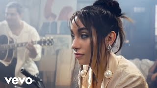 Maria Becerra - Un Trago, Dos Tragos [Official Video]