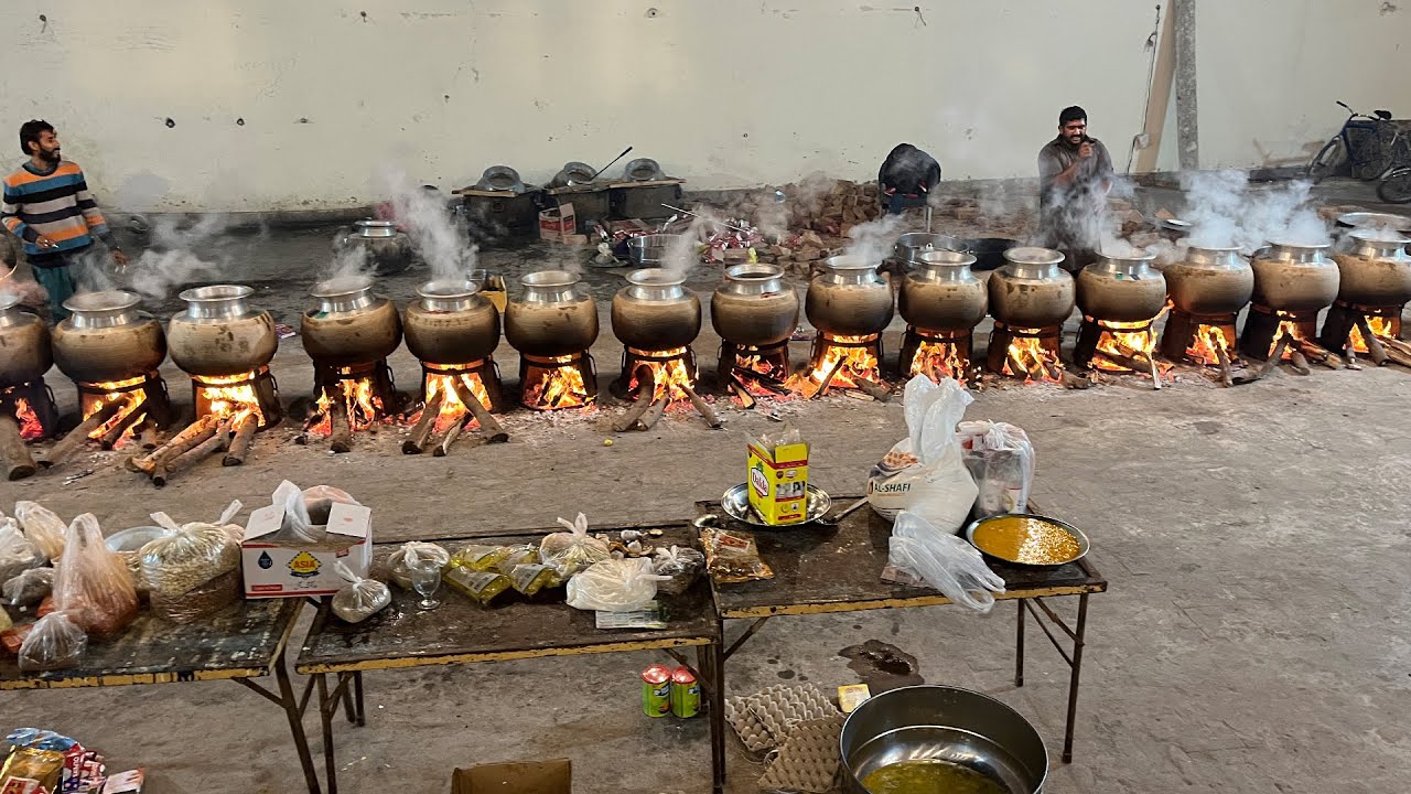 Pakistan's Luxurious Wedding Food Preparation in Night | Delicious Mutton Qorma |Fresh Mutton Steam