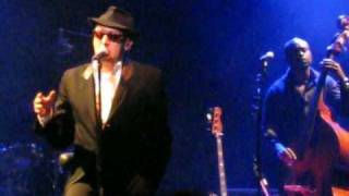 Video-Miniaturansicht von „Alain Bashung - Happe - Live Olympia, Paris 2008“