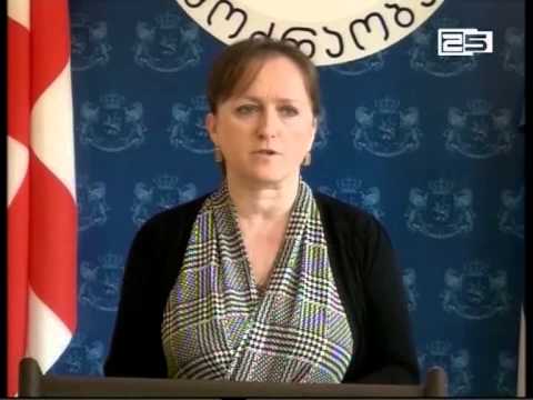 ასმათ დიასამიძე რეგიონის მთავრობას პრემიების გამოწერის ნაცვლად სტუდენტების დახმარებისკენ მოუწოდებს