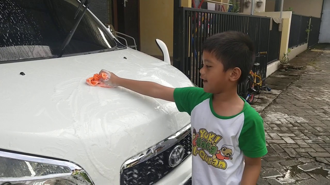 Bantu cuci mobil - YouTube