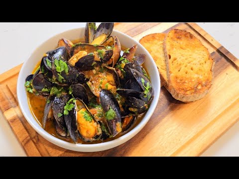 Delicious, healthy dinner in 15 minutes | Mussels in homemade marinara sauce