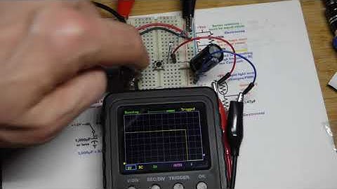 Capacitor and Photo Diode Voltage Ramp Circuit Oscilloscope Measured