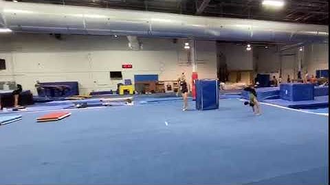 Elli Brownfield 2023 - FX Double Pike