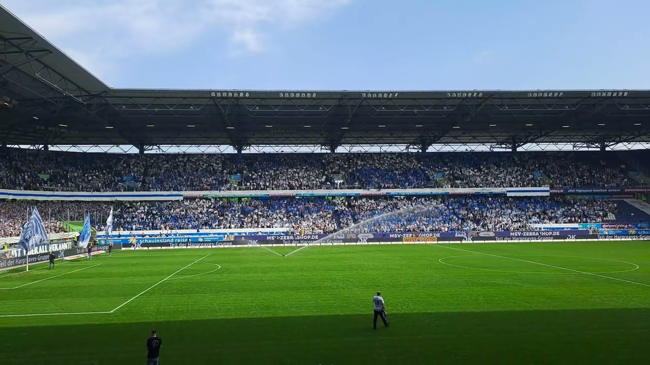 [20250503] MSV vs. WSV - DuisburgLied - Bella-Me­dail­le - ZebraTwist - Aufstellung - Choreo - Hymne