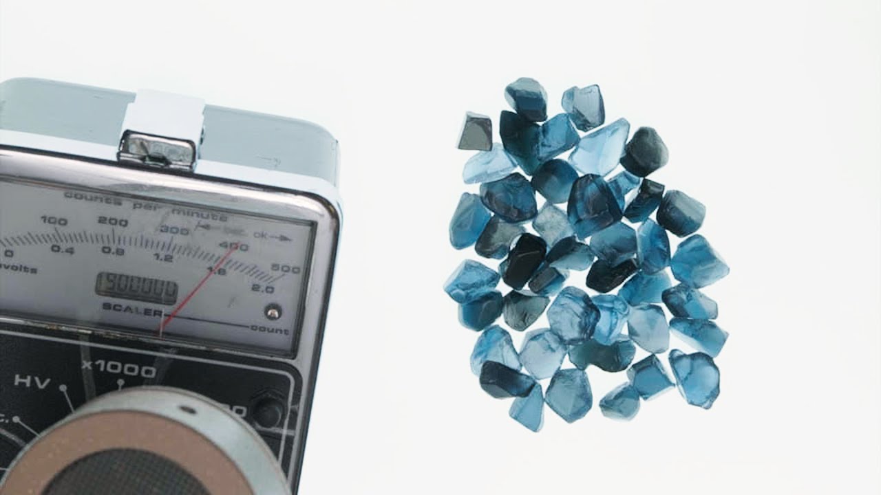Radioactivity in Blue Topaz