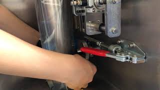 Training video on hardware counting packaging machine