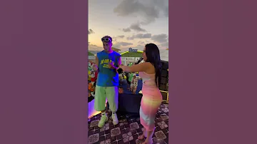 أسند ضهرك وقعد اتفرج ع عمك عنبه مع لوجى 