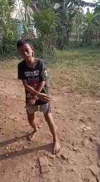Bocah Lucu goyang battle dance emot free fire😂