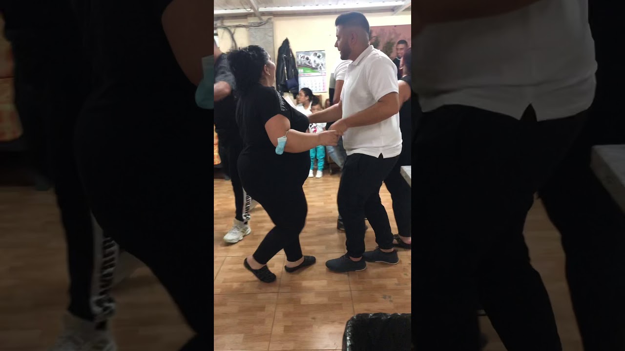 Ciganos de Palma bailando Bachata😍🍻 SÁBADO 17 de octubre del 2020