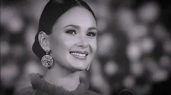 F. Shubert - Ave Maria by Aida Garifullina F. Shubert - Ave Maria by Aida Garifullina