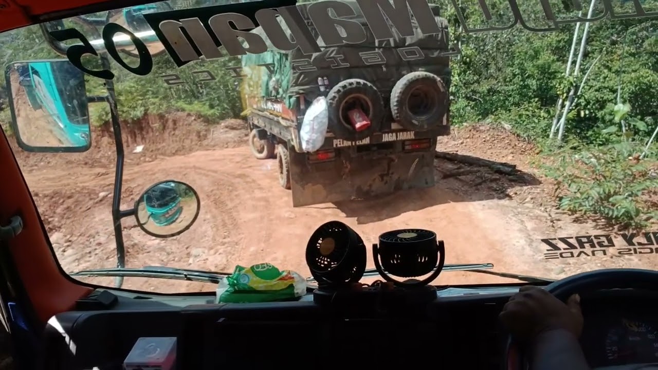 Kondisi jalan Lintas papua trans jayapura puncak jaya 