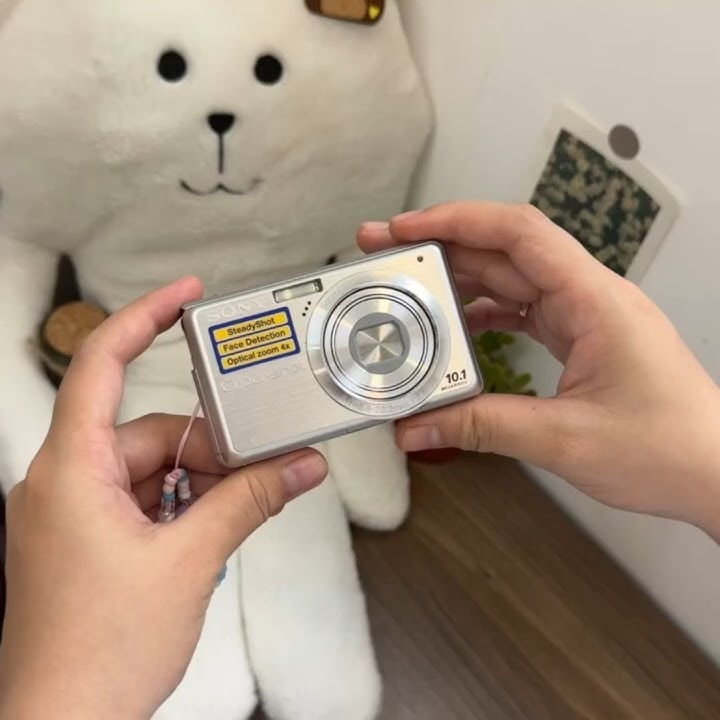 Sony DSC-S950 Silver – Compact 10.1MP Camera with 4x Optical Zoom and VGA Video in 10/10 Condition!