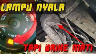 The exhaust brake is off and the control light is on. This is the cause.