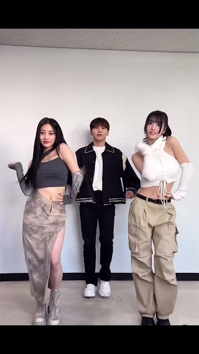 THE TRIO IS BACK! Momo Jihyo Twice And Seungkwan seventeen