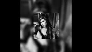 Download lagu back to black- amy winehouse {sped up/nightcore}