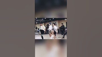 Thumbnail of 다이너마이트 라이브연습 비하인드 (방탄소년단/BTS)