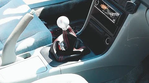 Replacing a Shift Boot and Knob in a Honda