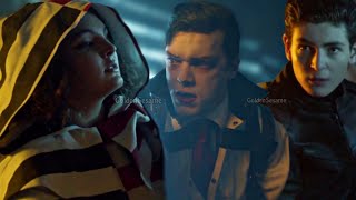 Selina Kyle Pretends To Be Ecco