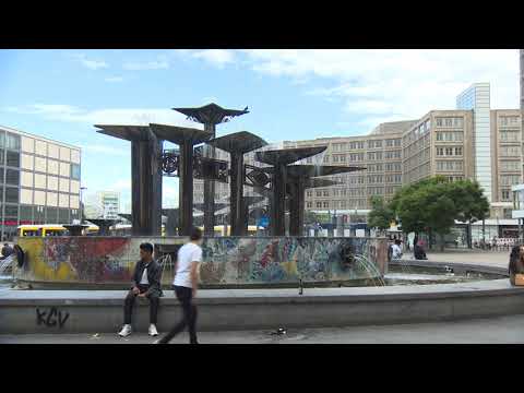 Video: Berlínské náměstí Alexanderplatz: Kompletní průvodce