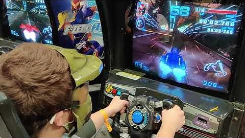 Playing F-ZERO AX arcade