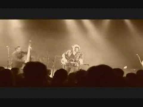 Belgian Cowpunk band Hetten Des performing Danzig's "Thirteen" live.